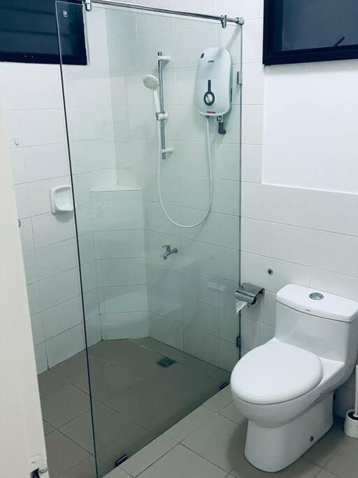 Kk Jungle Hideaway Lovely Apartment 5 Mins Walk To Town Kota Kinabalu Esterno foto