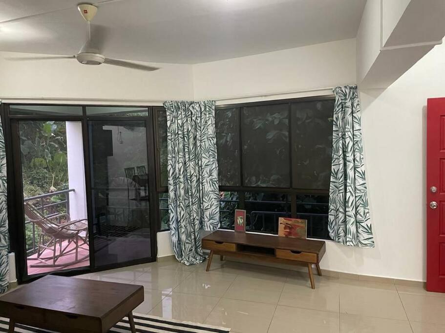 Kk Jungle Hideaway Lovely Apartment 5 Mins Walk To Town Kota Kinabalu Esterno foto